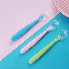 Silicone feeding spoon for babies